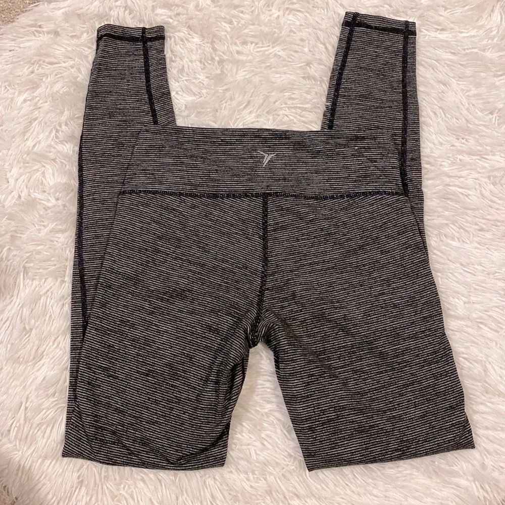⚡️Old Navy Active Go-Dry‎ Leggings